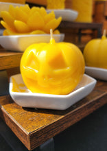 Load image into Gallery viewer, Jack O’lantern Beeswax Candle
