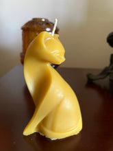 Load image into Gallery viewer, Stylized Cat Beeswax Candle
