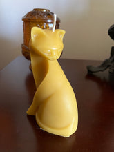 Load image into Gallery viewer, Stylized Cat Beeswax Candle
